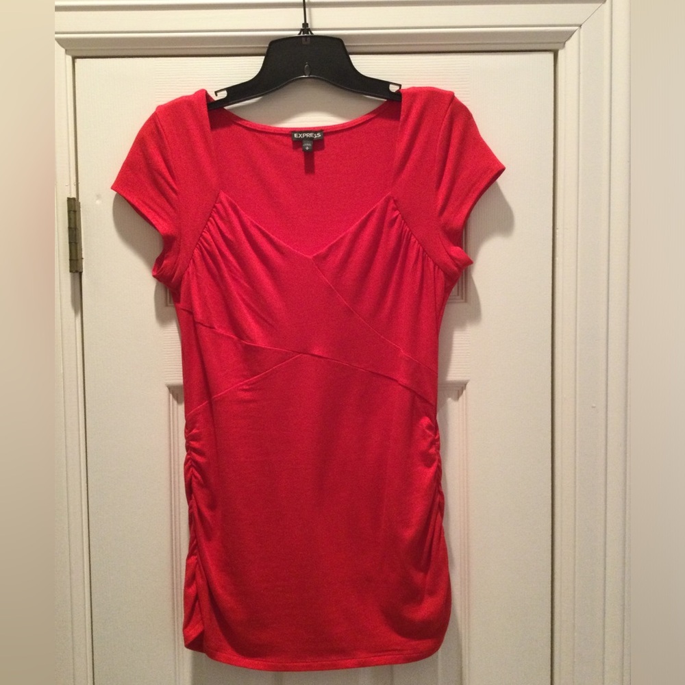 EXPRESS. Size Medium, Red, fitted top w/ruching on lower sides. FREE SHIPPING
